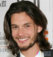 Haircuts for round faces are easy to find, but you have to be careful with your choice. Long Layered Hairstyles For Men With Triangle Face Lustyfashion