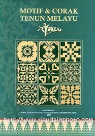 Batik ini memiliki corak yang khas, yakni bermotif daun tembakau. Budaya Melayu Category Stensil Tenunan Hiasan Ornamen