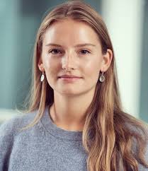 Genetic prediction of educational attainment: the important role of  parental behaviour