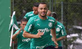 Arthur cabral foi titular do palmeiras em jogo contra o vasco, pela 12ª rodada do campeonato brasileiro, mas apareceu pouco e ainda perdeu um gol feito. Arthur Cabral E Menos Efetivo Do Que Borja E Deyverson