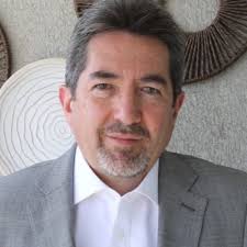 El reloj del 2024 deja atrás su cansino péndulo.