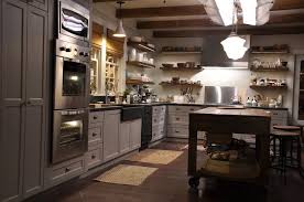 Beth Rubino S Love The Coopers Christmas Home Inspirations Cooper Kitchen Christmas Home Cool Kitchens
