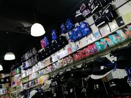 Emas kakchik empire terletak di pasir puteh , kelantan. Kedai Barangan Kpop Di Berjaya Times Square Kuala Lumpur Emarieys