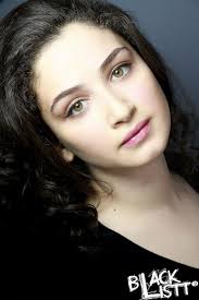 Gokce Akyildiz Turkish Beauty Medium Hair Styles Beautiful Celebrities