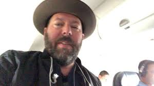 Flying w/ me is fun!!! @salvulcano @natebargatze