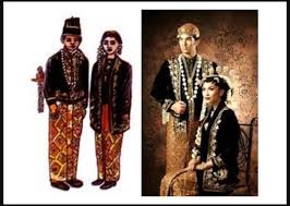 Pakaian adat jawa tengah ini terdiri dari baju atasan . Model Pakaian Jawa 5 Nama Pakaian Adat Jawa Timur Beserta Penjelasannya Model Pakaian Kemeja Batik Wanita Terbaru Fuad Dewantara