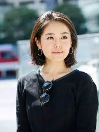 40代髪型 小顔効果大 モードな 耳かけボブ 20選 40代の髪型 ヘアカタログ 大人のおしゃれはヘアスタイルから mi mollet ミモレ 明日の私へ 小さな一歩 髪型 40代 ヘアスタイル 髪型