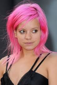 In questo caso, la tendenza vuole capelli in nuance originali: Lily Allen S 10 Boldest Hair Looks Tinta Per Capelli Lily Allen Capelli