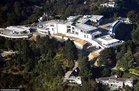 Today, los angeles homes gives you a tour throughout the highlights of this massive and special mansion that is the one. This 500 Million Gigamansion Has A 20 Bedrooms Express Digest