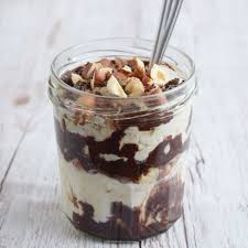 Envie D Un Bon Petit Dejeuner Pret En 5 Minutes Un Porridge Jar Au Chocolat A La Noix De Coco Et Bon Petit Dejeuner Recette Petit Dej Petit Dejeuner Sale