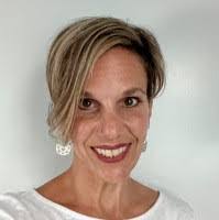 Elayne Hill's Instagram, Twitter & Facebook