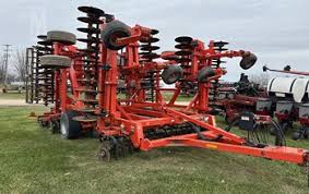 Krause 8300-31W Tillage Implement