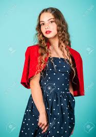 It was only my third attempt. Retro Fashion Model Elegant Retro Kid Vintage Hairstyle And Make Up Pretty Girl Long Curly Hair Small Girl Makeup Beauty Portrait After Hairdresser Salon Old Fashioned Child In Dress Lizenzfreie Fotos Bilder