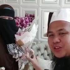 36 tahun (2021) tarikh lahir: 5 Fakta Inspirasi Tentang Ustaz Ebit Lew