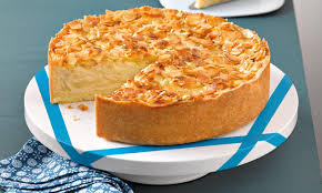 Apfel Bienenstich Torte Rezept Bienenstich Torte Bienenstich Rezept Kuchen Rezepte Einfach