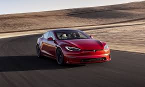 A tesla model s plaid was spotted sporting a new version of the now infamous yoke steering wheel, along with a few other modifications to the car. Nbjhupsoctv4xm