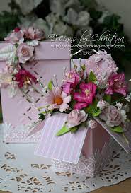 17cm to make the v shape in the center you will place marks at 14 1/2cm on the landscape on either side. Pop Up Box