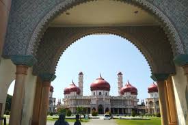 Diterbitkan olehglenna iskandar telah diubah 2 tahun yang lalu. Mengapa Aceh Dijuluki Kota Serambi Mekkah Halaman All Kompas Com