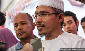 Kuliah ustaz nik omar persis ayahndanya almarhum tuan guru nik abdul aziz nik mat. Doa Tetap Buat Bonda Dia Tak Tentang Saya Kata Nik Omar