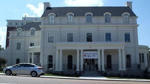 Step Inside This Stunning Southern Sorority House Sorority House Alpha Phi House Ole Miss Sororities