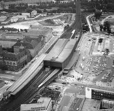 Der bahnhof berlin zoologischer garten ist sicherlich ein wichtiger verkehrsknotenpunkt. Bahnhof Zoologischer Garten 1961 Historische Bilder Historisch Bilder