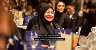 Muhaya mohamad ialah professor oftalmologi, allianze university college of medical sciences (acucms) dan penceramah utama jelajah celik famili dan felo dakwah yadim. Jangan Terus Leka Dengan 3 Perkara Ini Pesan Datuk Prof Dr Muhaya Nona