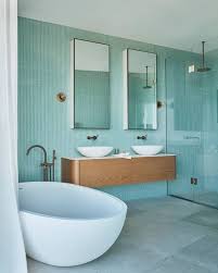 With over 99 bathroom ideas, no matter what size we've included plenty of bath, shower and tap decor for different master ensuites, kids bathrooms and guest bathroom design. 25 Dreamy Coastal And Beach Bathroom Decor Ideas Shelterness