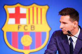 Someone on twitter said messi and cristiano were gonna meet up at the airport and i haven't stopped laughing since. Jzalm2xcyaoqwm