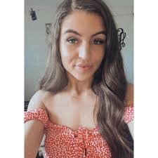 Sarah Lesher's Instagram, Twitter & Facebook