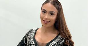 Antes sus cejas apenas se veían, si es que no estaban pintadas, tenía brakets y el mal uso del maquillaje resaltaba sus pómulos y las imperfecciones de su cara. Epa Colombia Daneidy Barrera No Deja De Operarse La Cara