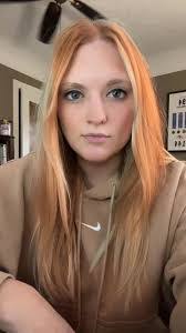 Abbi Robinson's Instagram, Twitter & Facebook