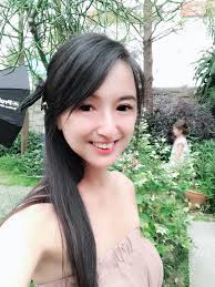 夢幻兒童節》 連假有個美麗的邀約，與好多洋娃娃一同渡過😇 來到秘境拍型錄，遇到好多迷人漂亮的混血兒寶貝... #真希望我也能變回這種size  #小小寶貝們怎麼穿都好夢幻