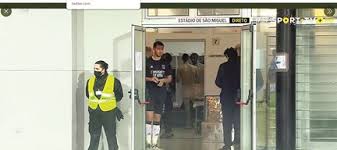 Jogo Entre Santa Clara E Benfica E Retomado Esta Segunda Feira Desporto Correio Da Manha