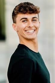 Jonathan Halverson's Instagram, Twitter & Facebook