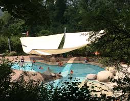 Kühler schatten auf großer fläche. Sonnensegel Auf Sonderanfertigung Lambert