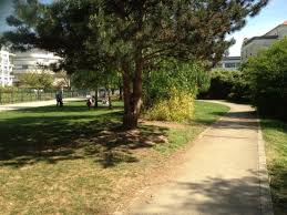 Une Allee Photo De Jardin Des Artistes Noisy Le Grand Tripadvisor