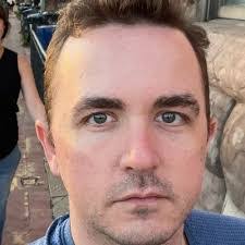 Stephanie Worth's Instagram, Twitter & Facebook