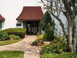 Newton deduced that the force that cau sir isaac newton discovered gravity around 1665 while he was drinking tea and observ. Newton Upper Falls Dental Practice Partners In Oral Health Oral Surgery Dental Implants