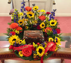 Chest Memorial Wreath in Pratt, KS ...