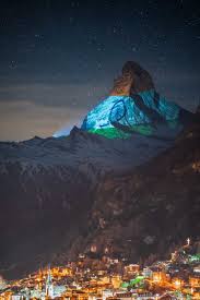 Todas as fotos estão disponíveis para download, inclusive para uso em projetos comerciais. Switzerland S Matterhorn Peak Lights Up With The Indian Flag Conde Nast Traveller India Coronavirus Good To Know