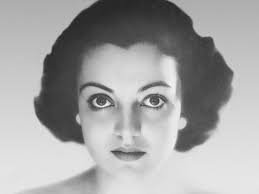 La fascinante historia de Isa Reyes, la reina de belleza criada en Madrid  que bailó para Hitler en su 50º cumpleaños y fue pretendida por el yerno de  Mussolini