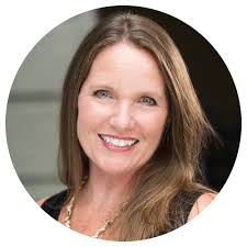 Danielle Almond's Instagram, Twitter & Facebook