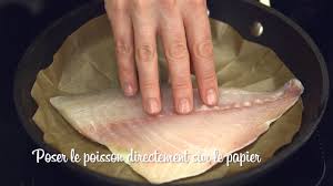 Cuire Du Poisson A La Poele Avec Le Papier Cuisson Naturel Alfapac Youtube