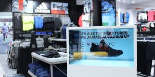 Shopping mall in laval, quebec. Sports Experts Fait Un Virage Techno Au Carrefour Laval
