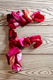 Flower letter z images stock photos vectors shutterstock. Alphabet Von Rosenblattern N Brief Aus Den Blutenblattern Von Roten Rosen Und Rosa Blumen Auf Einem Hellen Holzernen Hintergrund Lizenzfreie Fotos Bilder Und Stock Fotografie Image 88250940