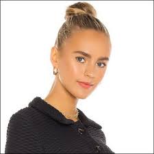 Devon Windsor Latest News, Bio, Profile, Album, Movie and Photo.