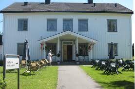 I et takstdokument i 1802 er gården oppført som selveiergods, og karakteriseres som et godt gårdsbruk. 2 Bryllupsmiddag