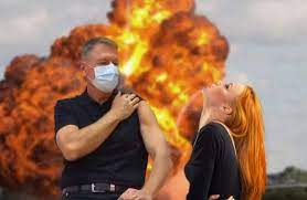 Este o procedură simplă, nu doare și vreau să subliniez că acest vaccin este. MuÈ™chii Lui Klaus Iohannis Viral In Social Media Fizicul PreÈ™edintelui ReclamÄƒ Pentru Vaccinul Anti Covid Dar È™i Pentru Fitness