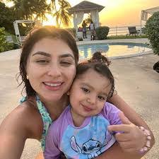 Linda Hanna's Instagram, Twitter & Facebook