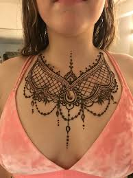 Neck Henna Tattoo Lace Like Inspired By Gopihenna Henna Hennatattoo Mehndi Art Shoulder Henna Henna Chest Unique Henna
